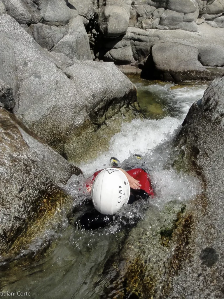 3-Canyoning-Corse-Canyon-Famille-Sportif- Vecchio-Corte-Altipiani-20-2