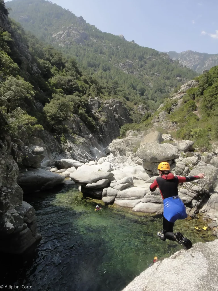 7-Canyoning-Corse-Canyon-Famille-Sportif- Vecchio-Corte-Altipiani-24