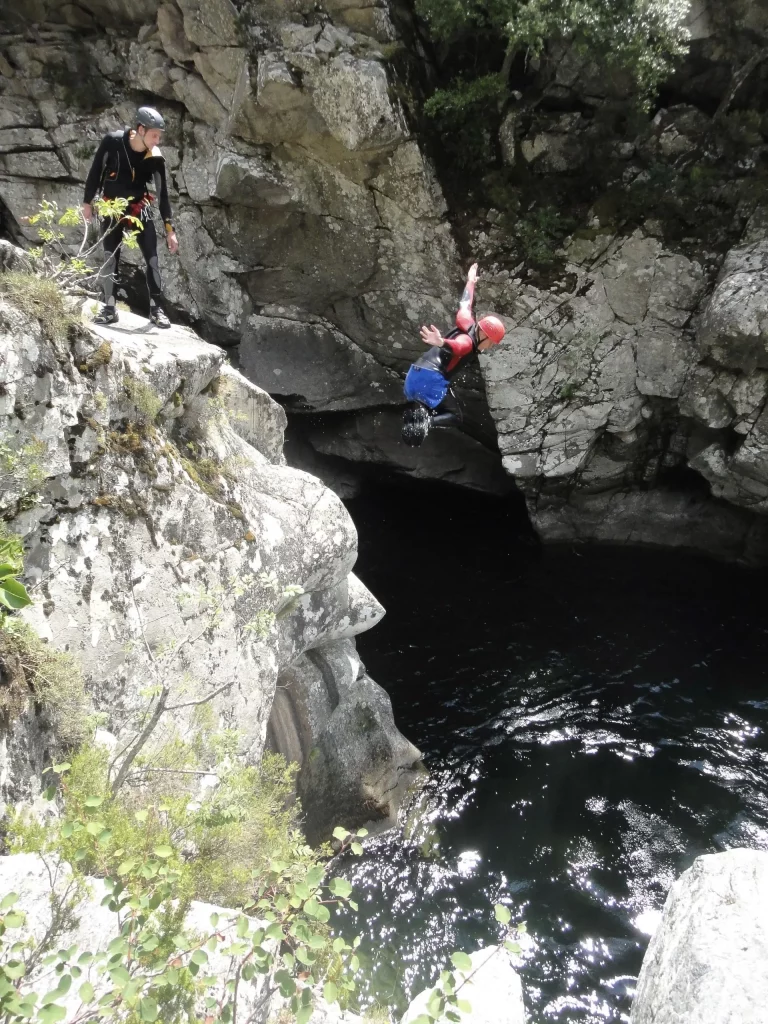 7-canyon-vecchio-saut-vasque-canyoning-corte-corse-altipiani