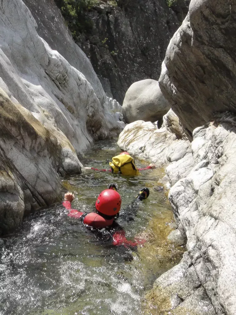 7A-Canyoning-Corse-Canyon-Famille-Sportif- Vecchio-Corte-Altipiani-105